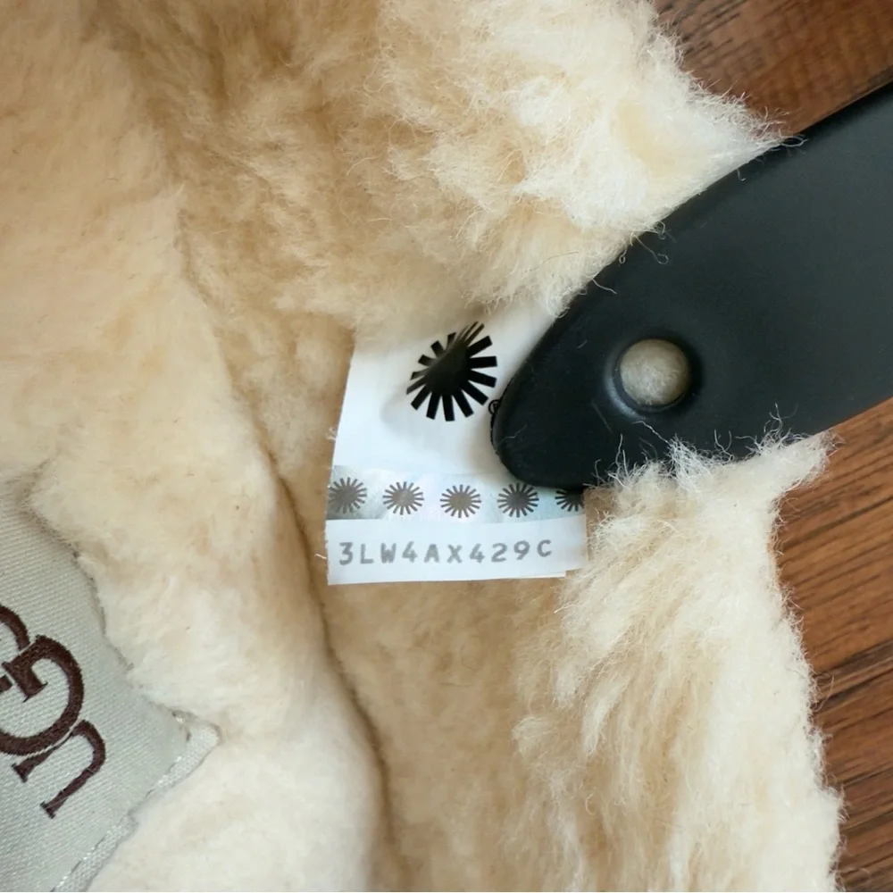 Men's UGG Ascot Slippers - Picture 8 of 9